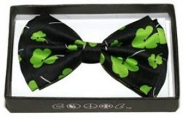 Mens St. Patricks Day Green Clover Pre-tied Bowtie